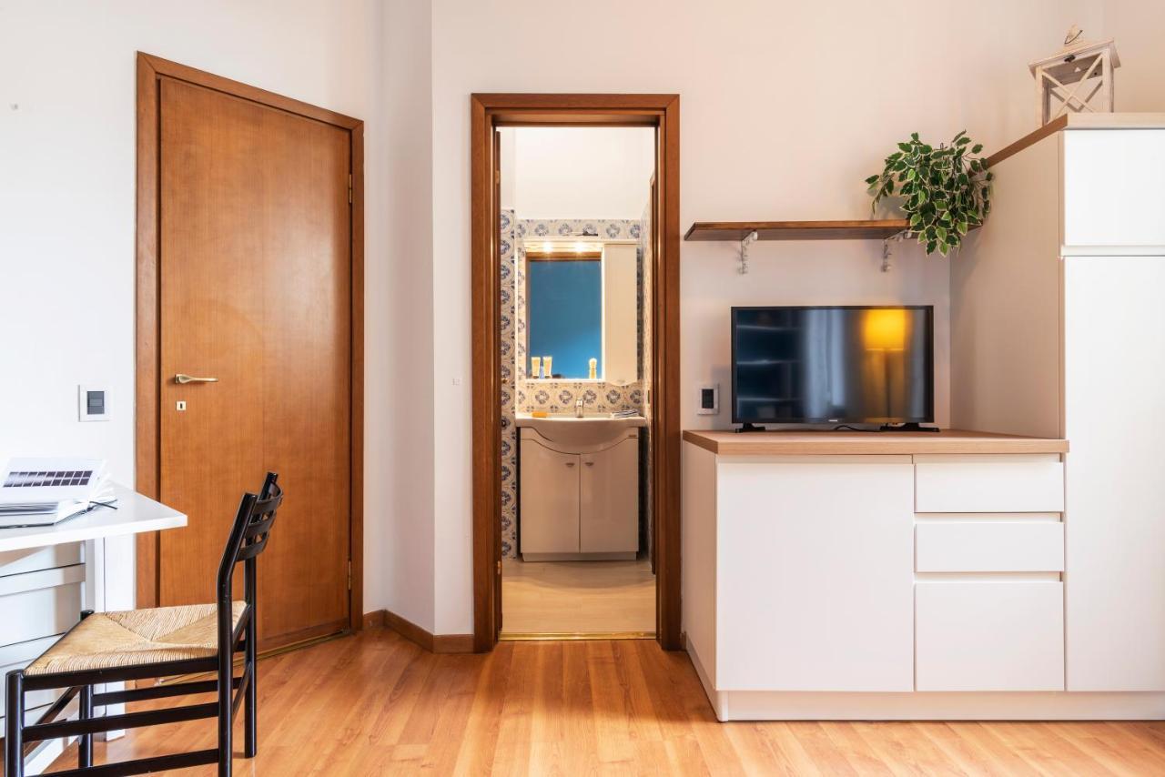Casa Blu Flexyrent Apartment Wifi - No Ac Milano Exterior foto